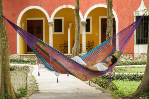 Outdoor undercover cotton Mayan Legacy hammock with hand crocheted tassels King Size Colorina - Image 5