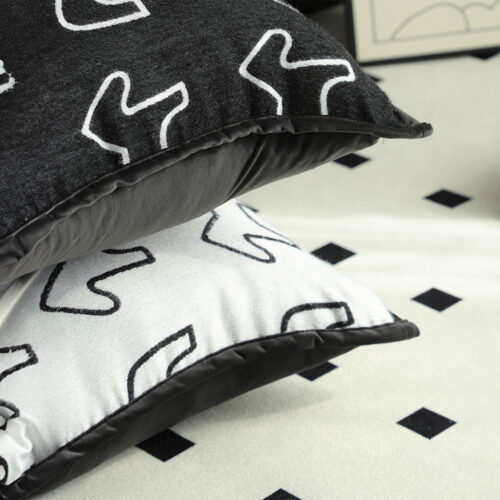 45cm Throw Pillow White Teddy Fleece Square Pony Decorative Cushion for Living Room - Image 4