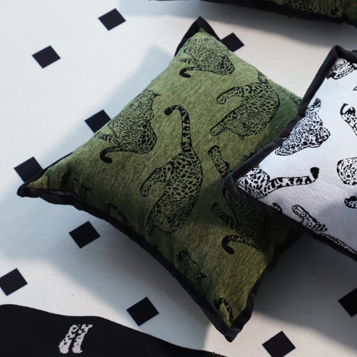 40cm Throw Pillow Green Leopard Square Retro Decorative Cushion for Living Room - Image 4