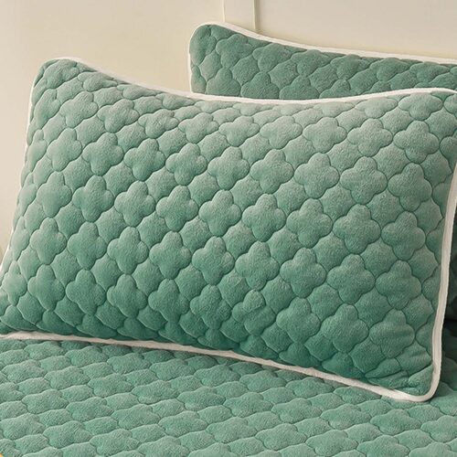 Green 183cm Wide Mattress Cover Thick Quilted Fleece Stretchable Clover Bed Spread Sheet Protector with Pillow Covers - Image 10