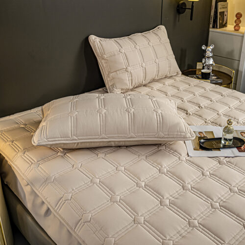 2x Beige 183cm Wide Mattress Cover Thick Quilted Stretchable Bed Spread Sheet Protector with Pillow Covers - Image 4