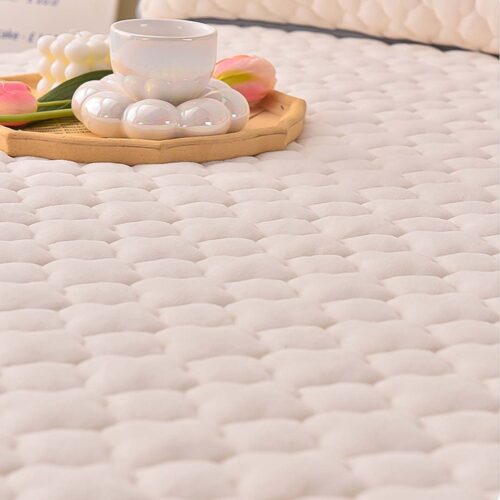 2x Beige 138cm Wide Mattress Cover Thick Quilted Fleece Stretchable Clover Bed Spread Sheet Protector with Pillow Covers - Image 4