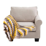170cm Yellow Zigzag Striped Throw Blanket Acrylic Wave Knitted Fringed Woven Cover Couch Bed Sofa Decor