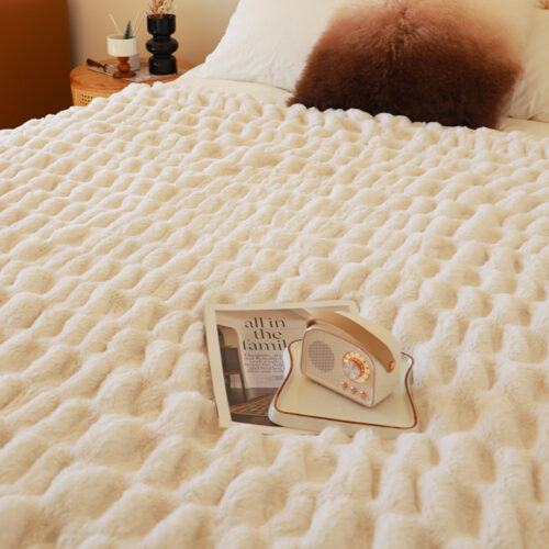 150x200cm Throw Blanket White Double Layer Rabbit Fur Cozy Comfort - Image 3