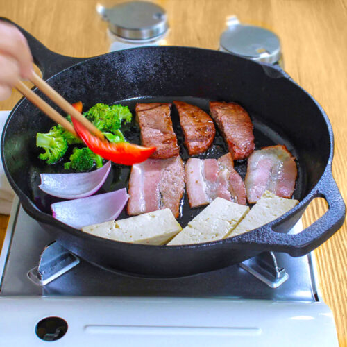 30cm Round Cast Iron Frying Pan Skillet Steak Sizzle Platter with Helper Handle - Image 5